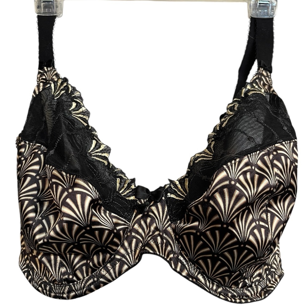 Elomi bra Size 36H warn one time nice black and white pattern
